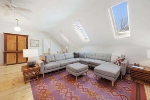 Luokittelematon kuva, 5 kautta 38, painike