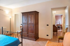 Wifi, ropa de cama y acceso para silla de ruedas