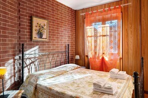 Ferros/tábuas de passar roupa, Wi-Fi, roupa de cama