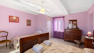 1 bedroom, WiFi, bed sheets