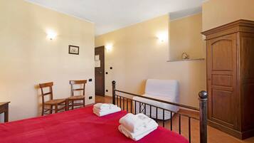 1 bedroom, WiFi, bed sheets