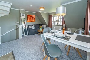 Dining - Apartment 'Gemütliche Wohnung' with Shared Garden and Wi-Fi (Keitum)