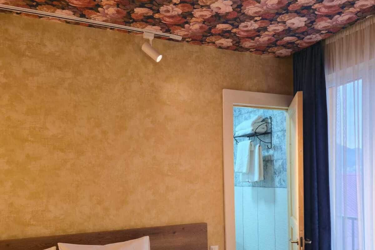 Sengetøy av topp kvalitet, Tempur-Pedic-senger og individuelt dekorert