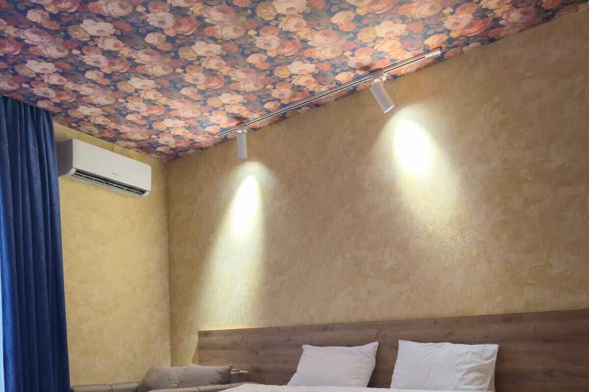 Dobbelt- eller tomannsrom – økonomi | Sengetøy av topp kvalitet, Tempur-Pedic-senger og individuelt dekorert