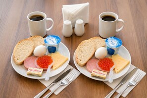 Daily buffet breakfast for a fee - Hotel Nutsa in old Tbilisi (Tbilisi)