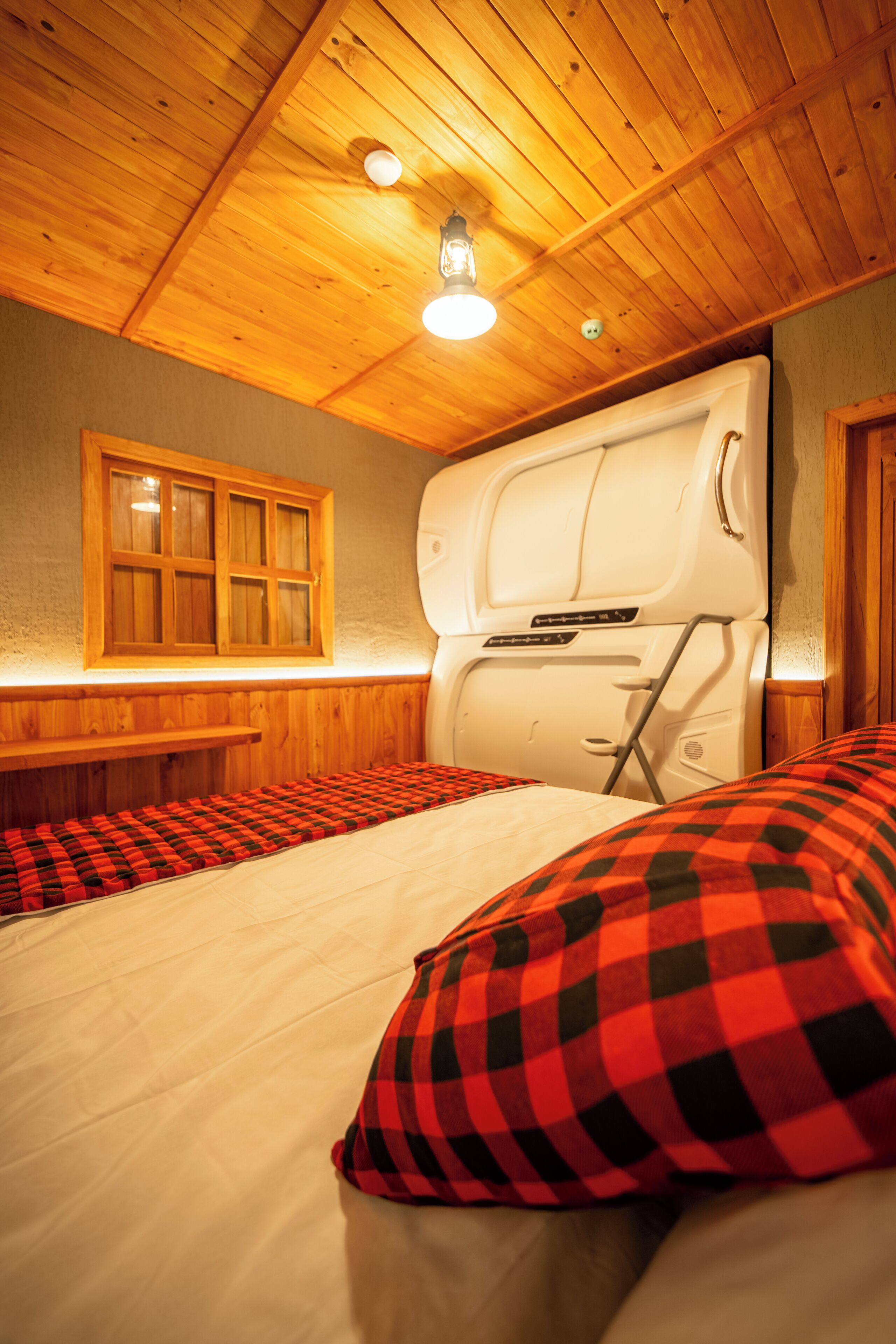 Habitación cuádruple Deluxe | Wifi gratis y ropa de cama