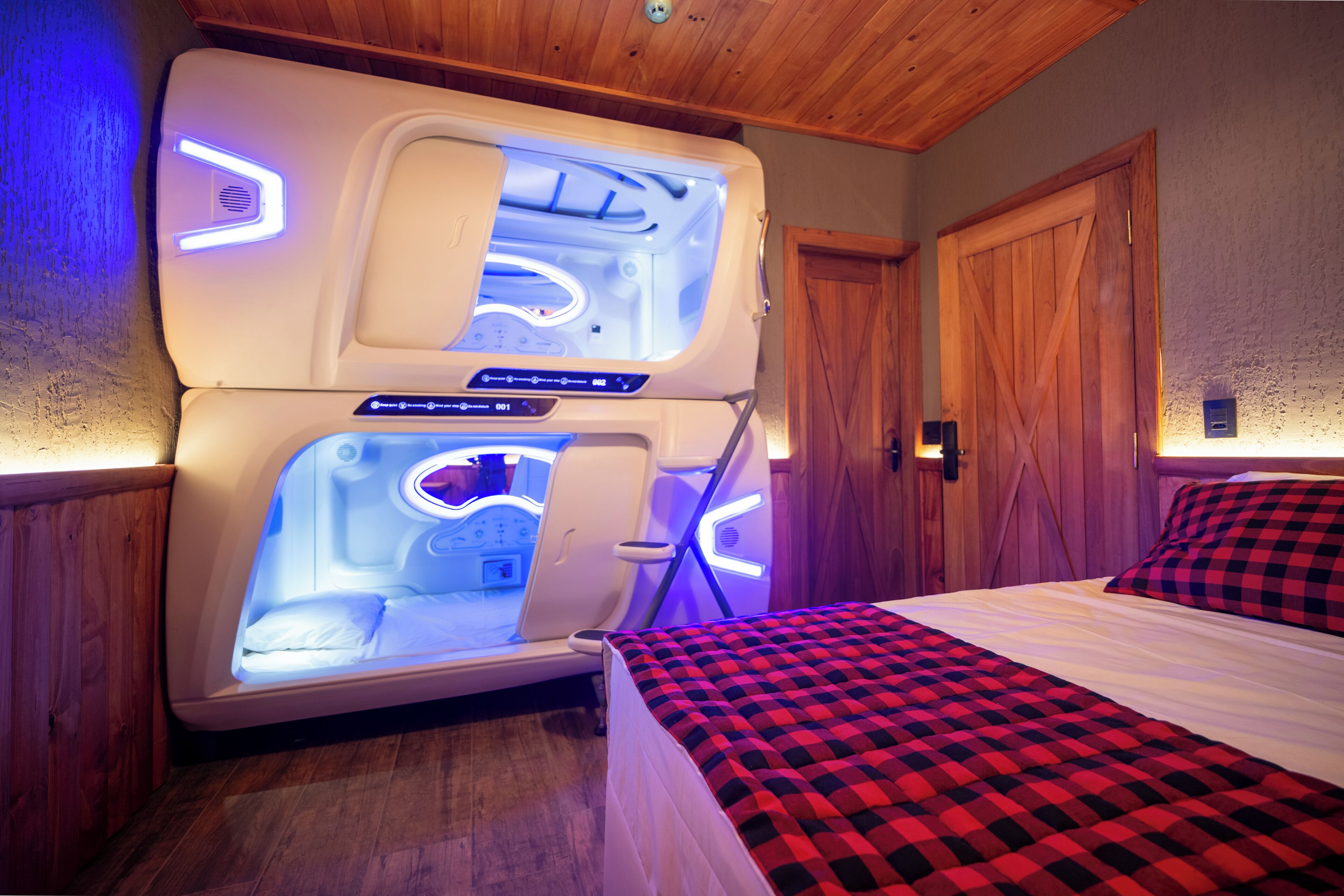 Deluxe Quadruple Room | WiFi (free), bed sheets
