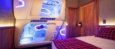 Deluxe Quadruple Room | WiFi (free), bed sheets
