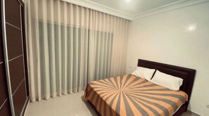 2 chambres, fer et planche à repasser, Wi-Fi, draps fournis