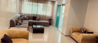 Beautiful, spacious apartment in El Mansouria