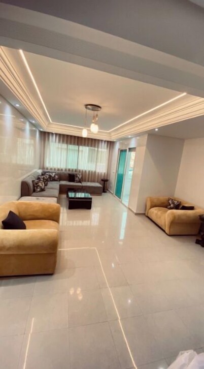 Beautiful, spacious apartment in El Mansouria