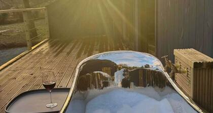 Eco Retreat with River Views in Shropshire