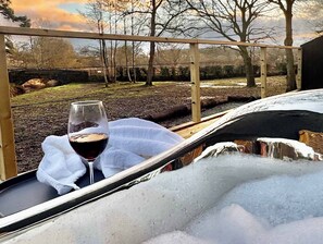 Property grounds - Eco Retreat with River Views in Shropshire (Market Drayton)
