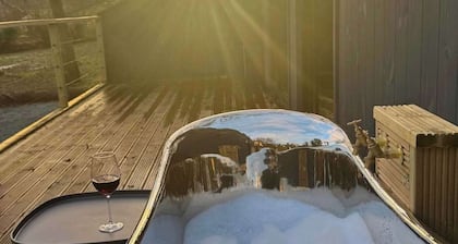 Eco Retreat with River Views in Shropshire