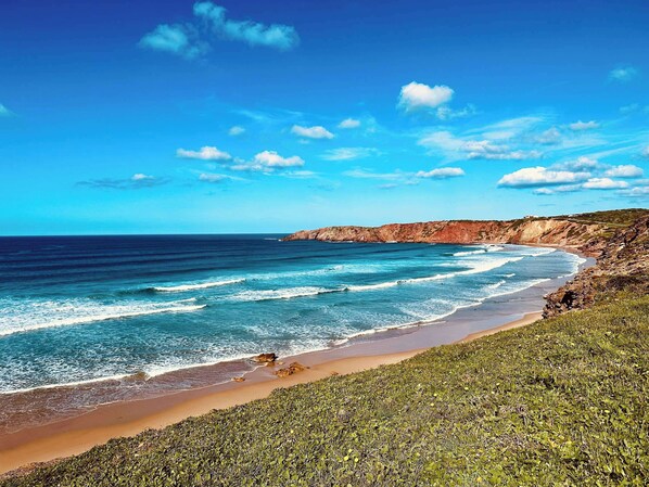 Unclassified image, 1 of 46, button