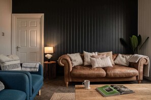 TV, fireplace, offices