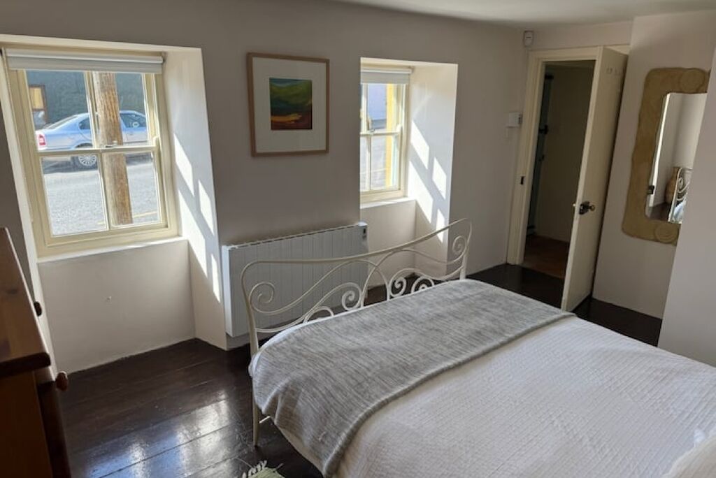 3 chambres, fer et planche à repasser, Wi-Fi gratuit, draps fournis