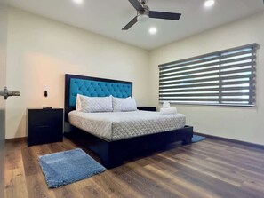 3 sovrum, skrivbord, strykjärn/strykbräda och wi-fi