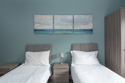 Ashland House - close to Stadium and Shopping Centre