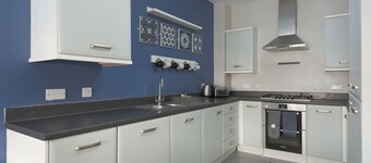 Ashland House - close to Stadium and Shopping Centre