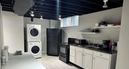 Spacious 6-bedroom house in Indianapolis near downtown, fairgrounds, speedway