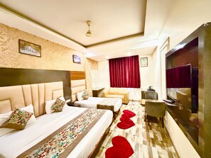 Quarto triplo clássico | Frigobar, Wi-Fi de cortesia, roupa de cama