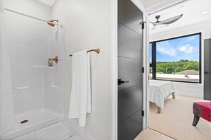 Douche, séchoir à cheveux