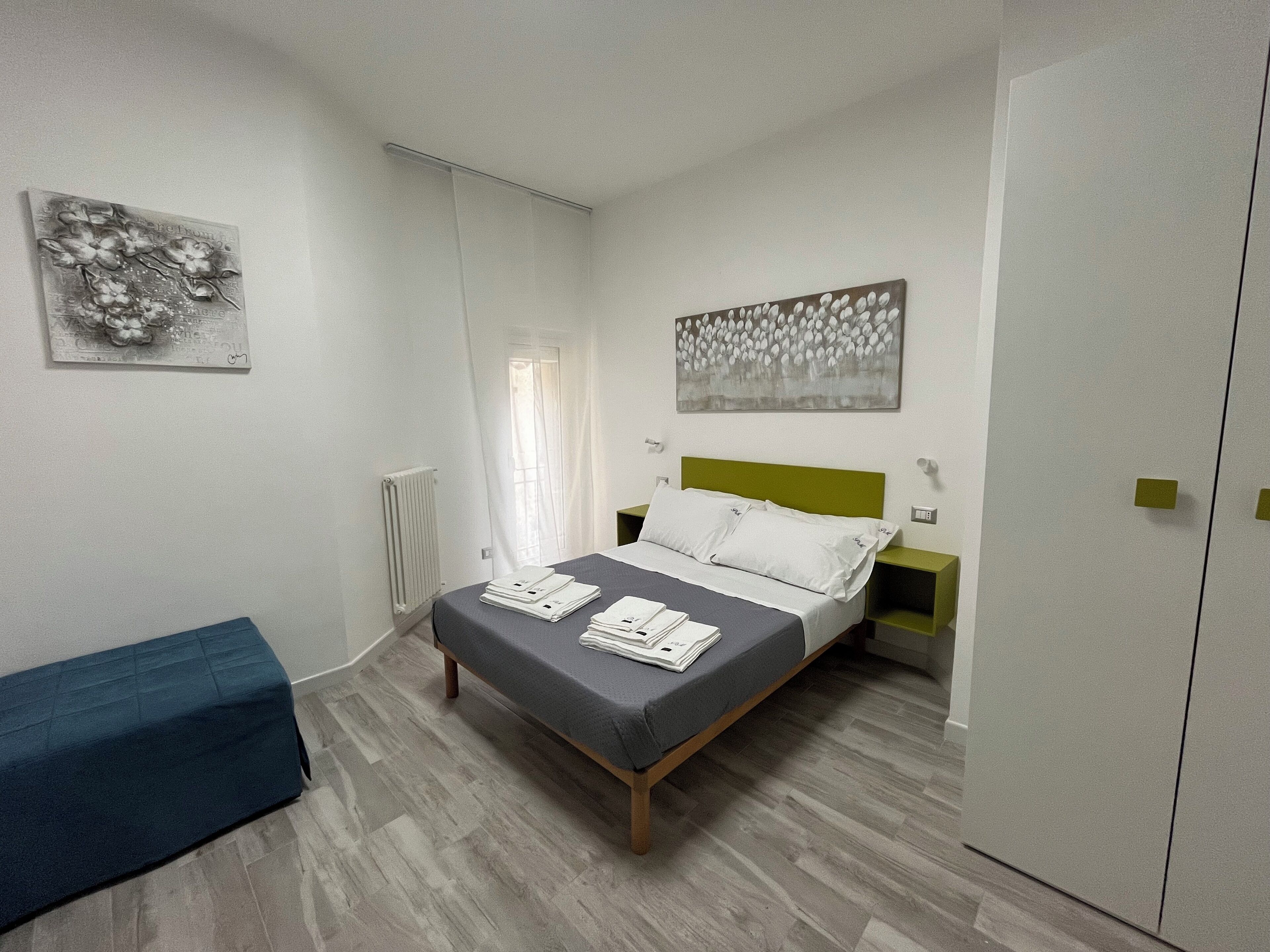 Habitació doble clàssica, balcó, vistes al pati | Caixa forta a l'habitació, escriptori, wifi gratuïta i roba de llit 