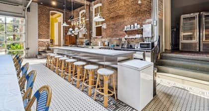 Historic Mansion Heated Pool & Courtyard 5br|5.5ba