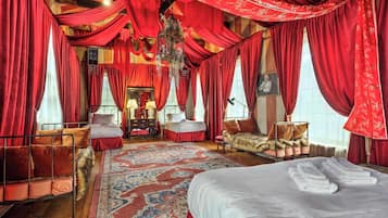 5 camere, una scrivania, ferro/asse da stiro, culla da viaggio