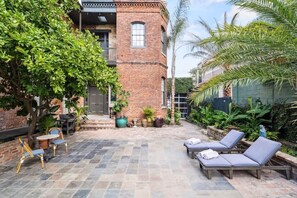 Terrace/patio - Historic Mansion Heated Pool & Courtyard 5br|5.5ba (New Orleans)