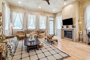 TV, fireplace, offices