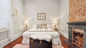 5 chambres, bureau, fer et planche Ă repasser, lit parapluie