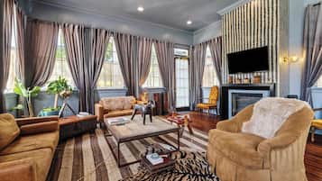 TV, fireplace, stereo, offices