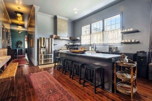 Fridge, microwave, oven, stovetop - Elegant Tribal House w heated Pool/Hot Tub (New Orleans)