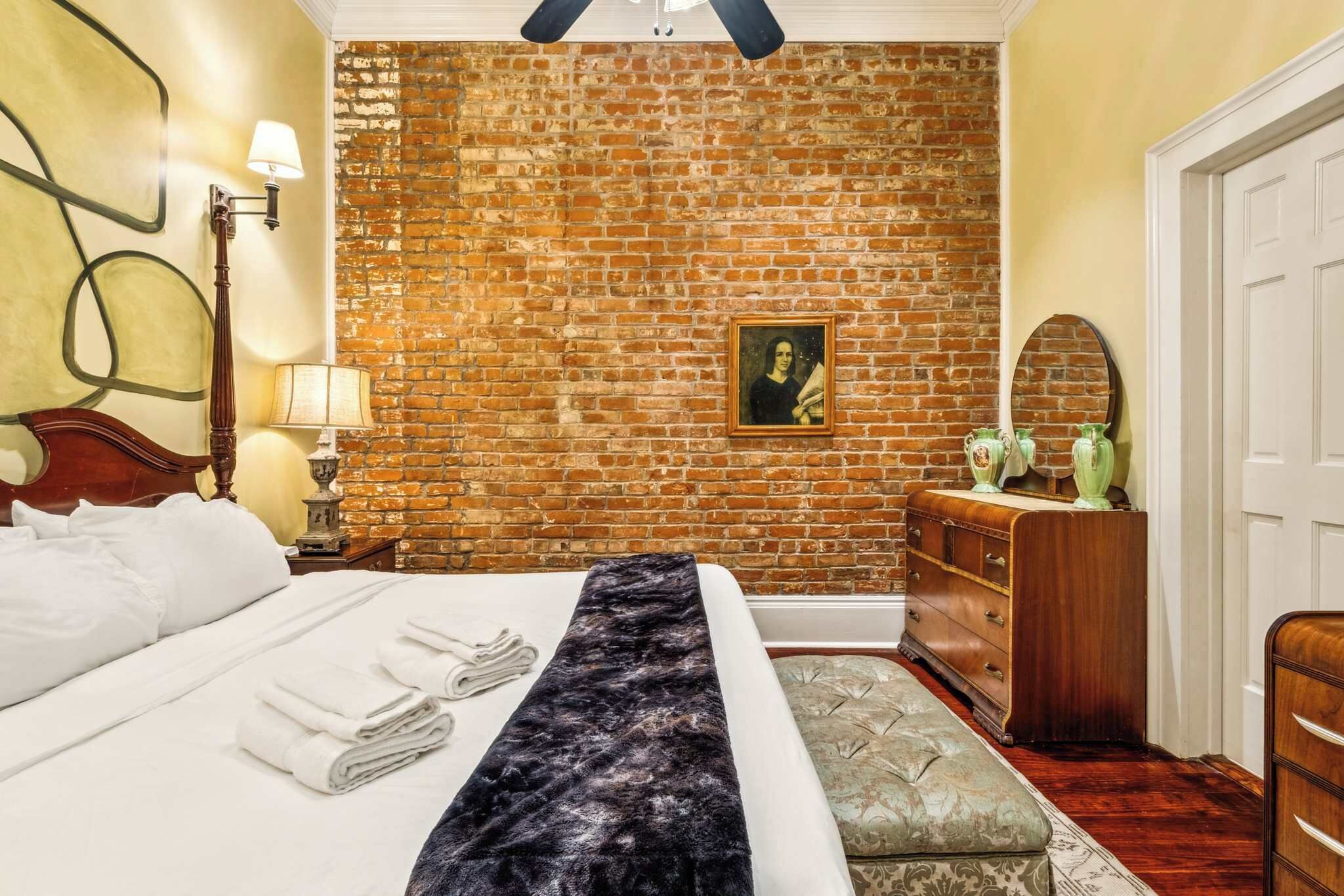 2 soverom, strykejern/-brett, reiseseng for barn og wi-fi