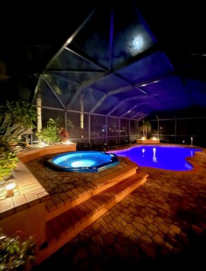 Outdoor pool, a heated pool - Villa "Maritine" -Pool & Spa, Beach & Kajak (Rotonda West)
