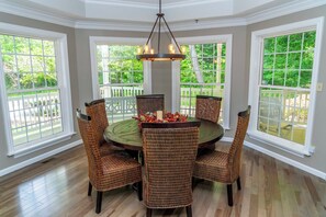 Family House | In-room dining