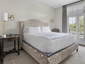 Deluxe Room, 1 King Bed | Premium bedding, free WiFi, bed sheets