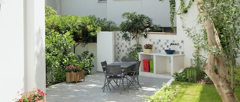 Apartment, 1 Bedroom, Patio, Garden View | Terrace/patio