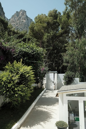 Apartamento, 1 quarto, varanda, vista para o jardim | Terraço/pátio