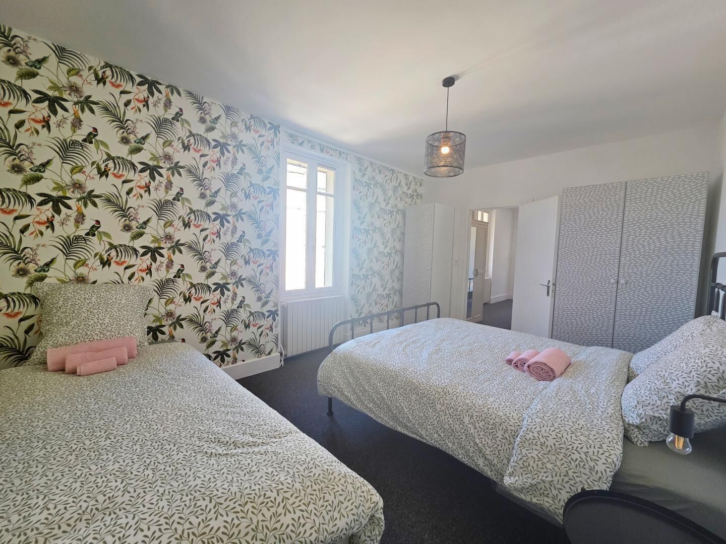 2 chambres, fer et planche à repasser, lit parapluie, Wi-Fi gratuit
