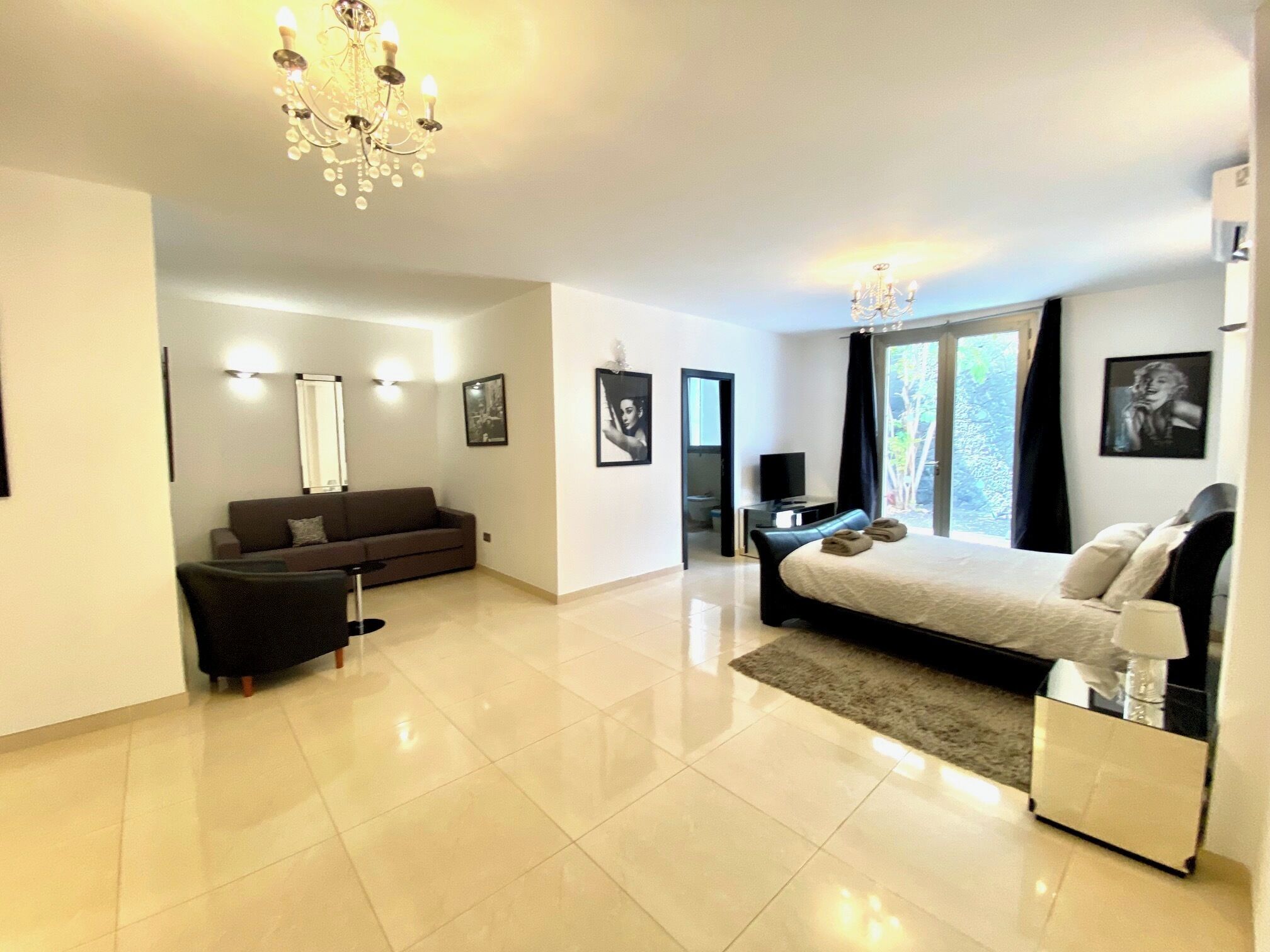 5 bedrooms, in-room safe, iron/ironing board, free WiFi