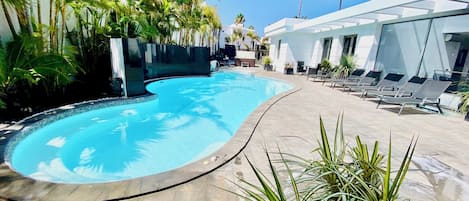 Piscine extérieure, piscine chauffée