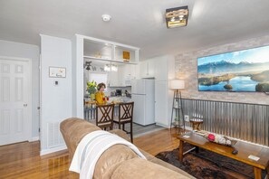 Unclassified image, 5 of 29, button