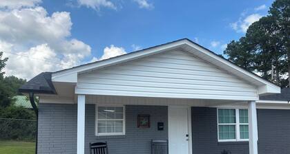 Cow Patch - Country Styling with Large Parking located in Town, EV Ready
