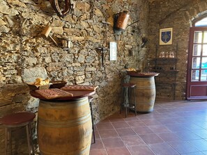 Tasting room - Hotel du Vignoble  (Patrimonio)