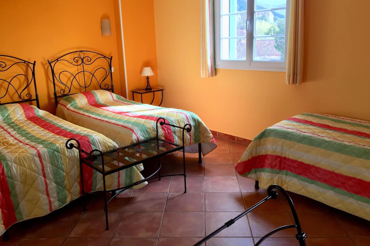Family Triple Room, Mountain View | Soundproofing, free WiFi, bed sheets