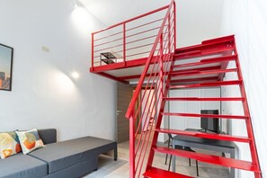 TV - Red Loft Torino, A mix of history and trend (Torino)