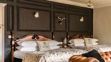 Deluxe-Vierbettzimmer | Hochwertige Bettwaren, Bügeleisen/Bügelbrett, kostenloses WLAN